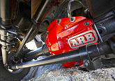 Крышка дифференциала усиленная со щупом ARB для моста DANA 44 красная
